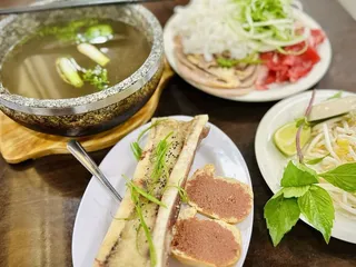 The One Pho