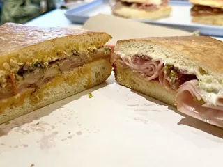 Shorty's Deluxe