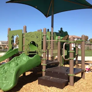 Nice with shade! Bright green in color and plenty of fun things to do!