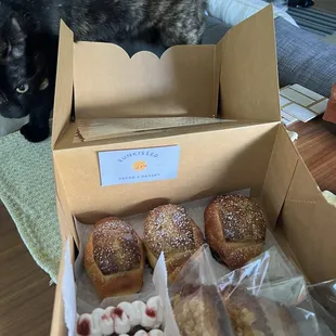 donuts, food, dough desserts