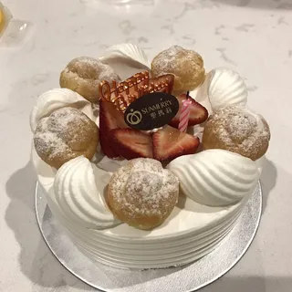 6" Strawberry Cream Cake