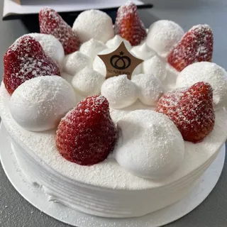 8" Strawberry Cream