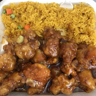 General Tso&apos;s Chicken Lunch Special! Includes Fried Rice
