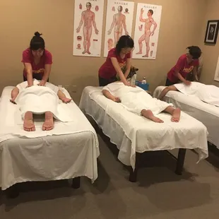 We make a room three bed for the family and good friends.