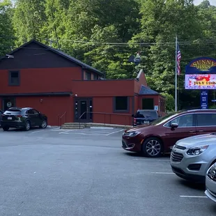 Restaurant/parking lot