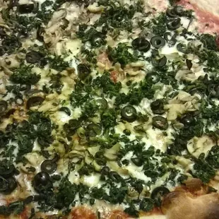 Spinach, olive and mushroom pizza. Tasty, but kinda pricy at $22.50