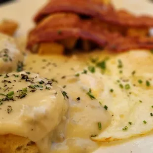biscuits and gravy for the win