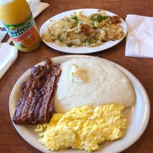 I ordered the hungry man and a side of home fries. Very good. This place never disappoints.