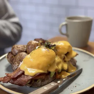 Wealthy Pig Benedict