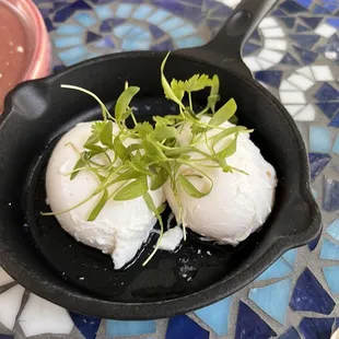 My sister asked for her eggs to be separated from her avocado toast. Is this not the cutest?