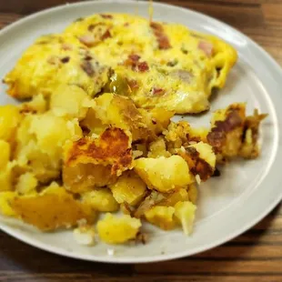 Rodeo omelette with Yukon gold smash potatoes