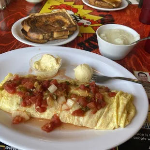 Catalina omelette grits and toast