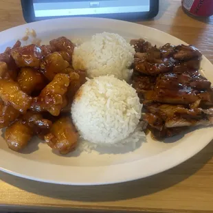 lunch combo, chix teriyaki and General Tso&apos;s chicken (spicy)