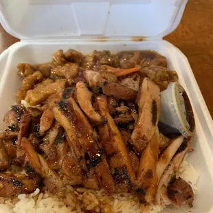 General sows spicy chicken as well as teriyaki chicken combo