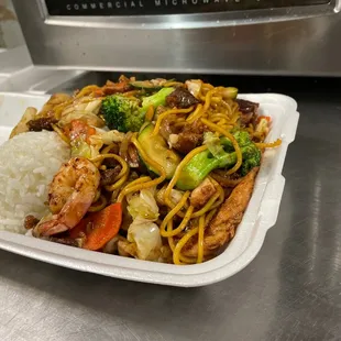 Chicken yakisoba