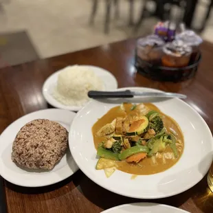 Panang Curry with Tofu and all the Veggies , brown and Jasmine rice