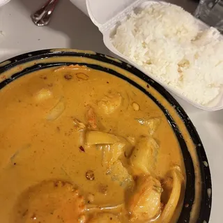 C5. Massamun Curry Dinner