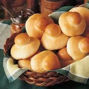 a basket of buns