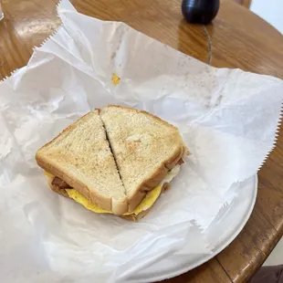 Egg with Bacon Sandwiches