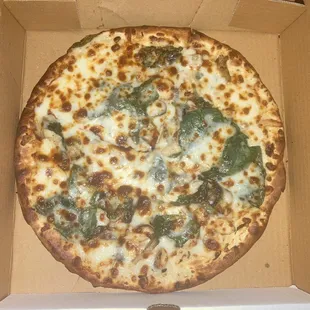 Tried a small chicken alfredo tonight--white base, mushrooms, spinach, chicken. Pretty good!