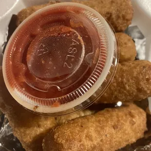 I requested marinara with my 6 Pieces Mozzarella Sticks and was not disappointed.