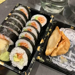 Salmon Cut Roll