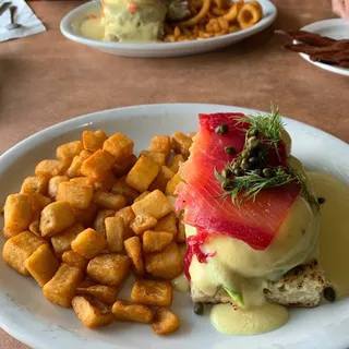 Crab Cake Bennie