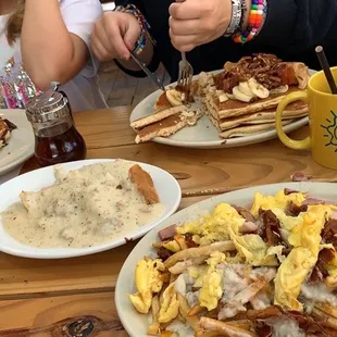 a table full of food and drinks