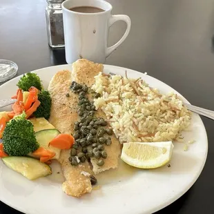 Fish and rice with vegetables