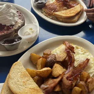The Sunnyside Classic Specialty French Toast