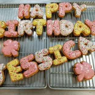 $2.50 per letter beats cup cakes!!