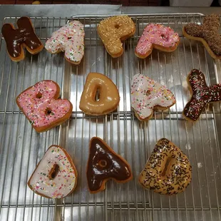 $2.50 per letter beats cup cakes!!