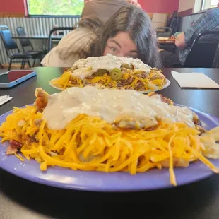 That's a lot of food in the smelvin