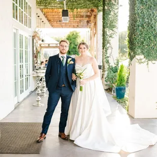 Front Porch/Entrance