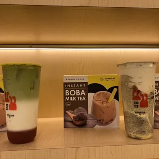 Oreo brûlée no boba and strawberry matcha latte