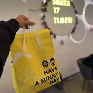 When you purchase 4 drinks, complimentary reusable cooler tote 01.01.25