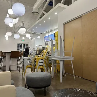 They took in the outdoor seats and tables 2 hrs before closing :(