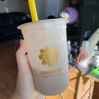 Kid's Strawberry Boba Milk (16oz)