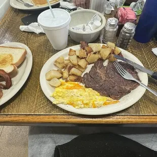 Steak and eggs with a extra bacon