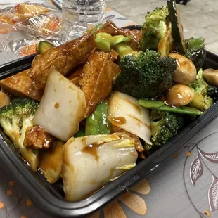 Vegetables and Tofu with Brown Sauce
