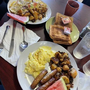 Great home style family diner breakfast home fries and eggs are really good sad they ran out of fresh orange juice