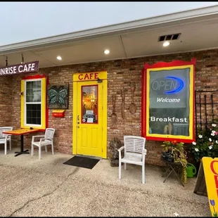 Entrance to Sunrise Cafe