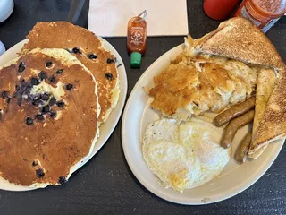 B & K Cafe