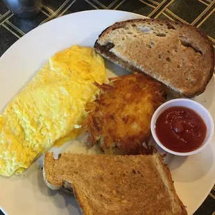 Omelette with hash browns and wheat toast