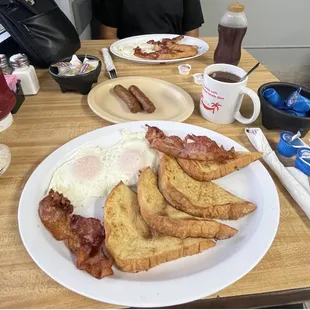 2 French Toast, 2 Eggs, 2 Bacon