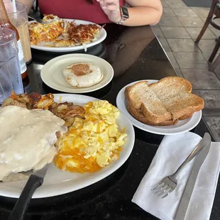 I had chicken fried steak it was yummy