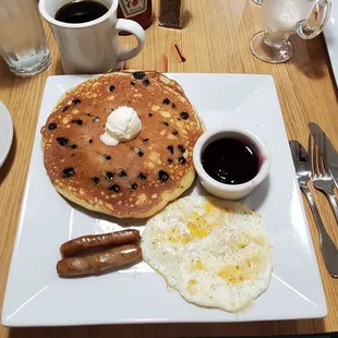 Triple Bogey with Blueberry pancakes