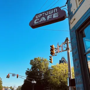 the sign for downtown cafe