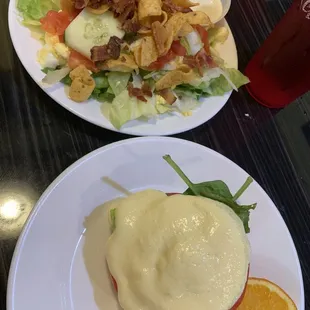 Eggs Florentine - One Egg with side salad. So good.