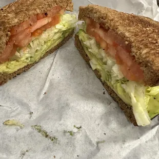 Avocado Toast Sandwich - avocado lettuce and tomatoes